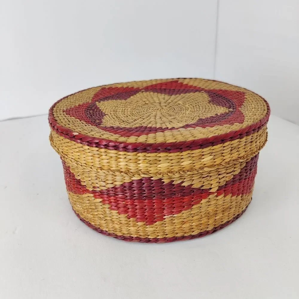 Woven natural Grass Basket w/ Lid red geometric design 3
